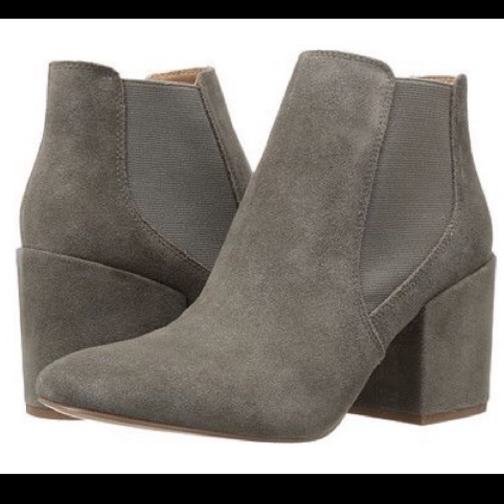 Steve Madden Doctor Grey Suede Boots